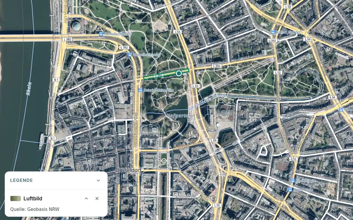 Luftbild des Düsseldorfer Hofgartens und der umliegenden Bebauung mit Beispielpunkt an der Maximilian-Weyhe-Allee.