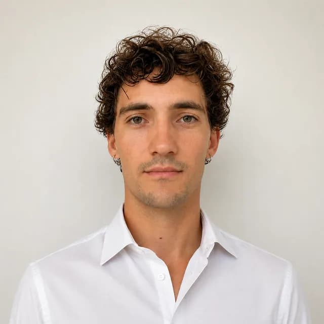 Porträt von Lukas Brunner